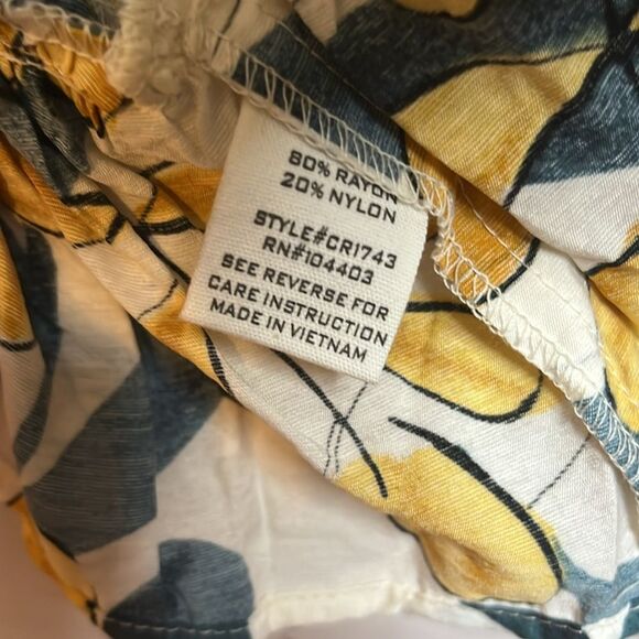 Mine size small Floral Print Women's Sleeveless tie Top - Picture 4 of 7